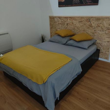 Les Lofts De Provins: Apt 1 Exteriör bild